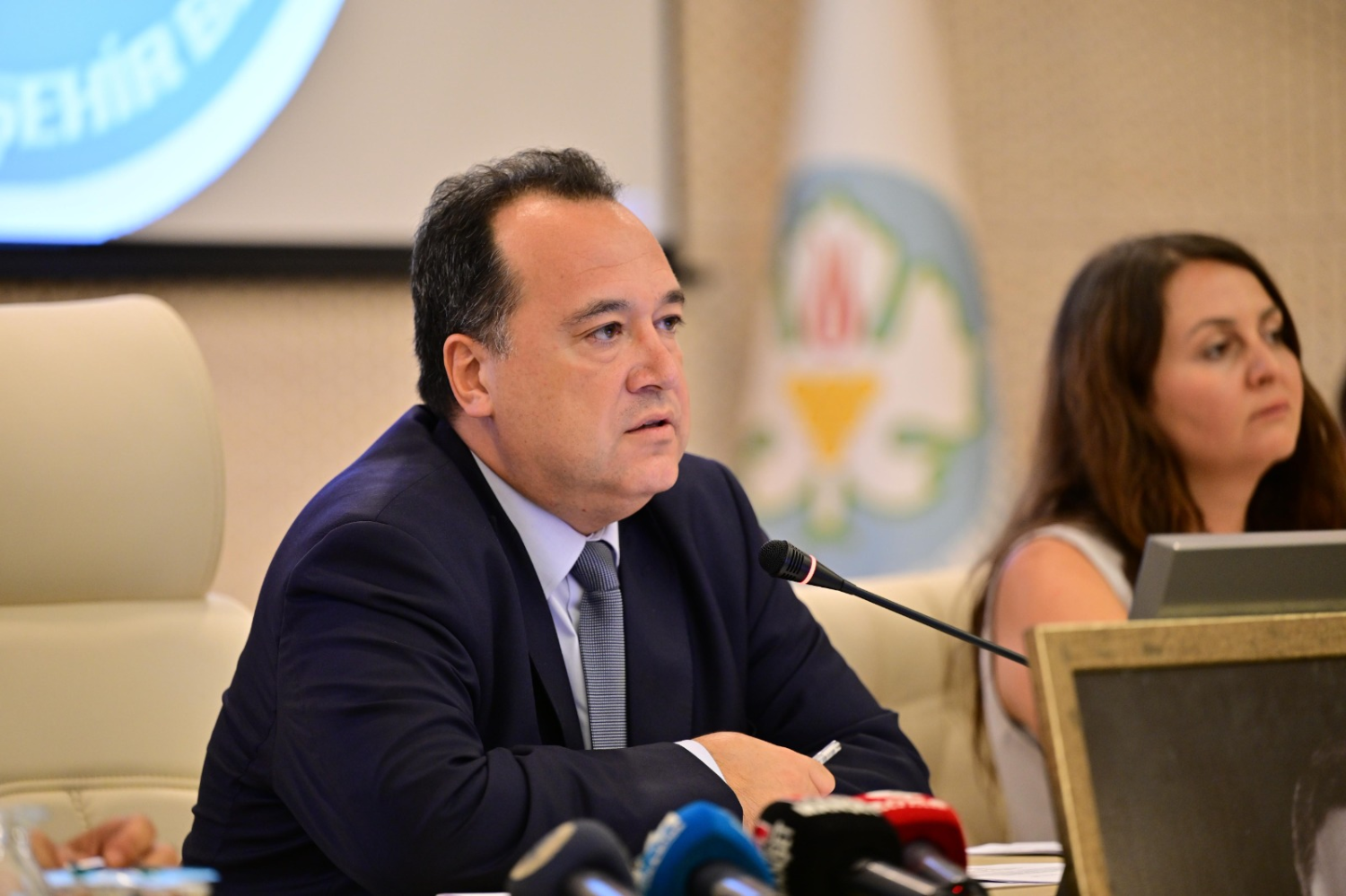 Başkan Dutlulu ile ilk meclis Ferdi Zeyrek’i anarak başladı